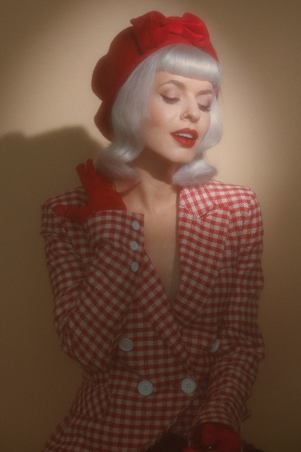Retro Beret Photoshoot Red Beret Velvet Bow